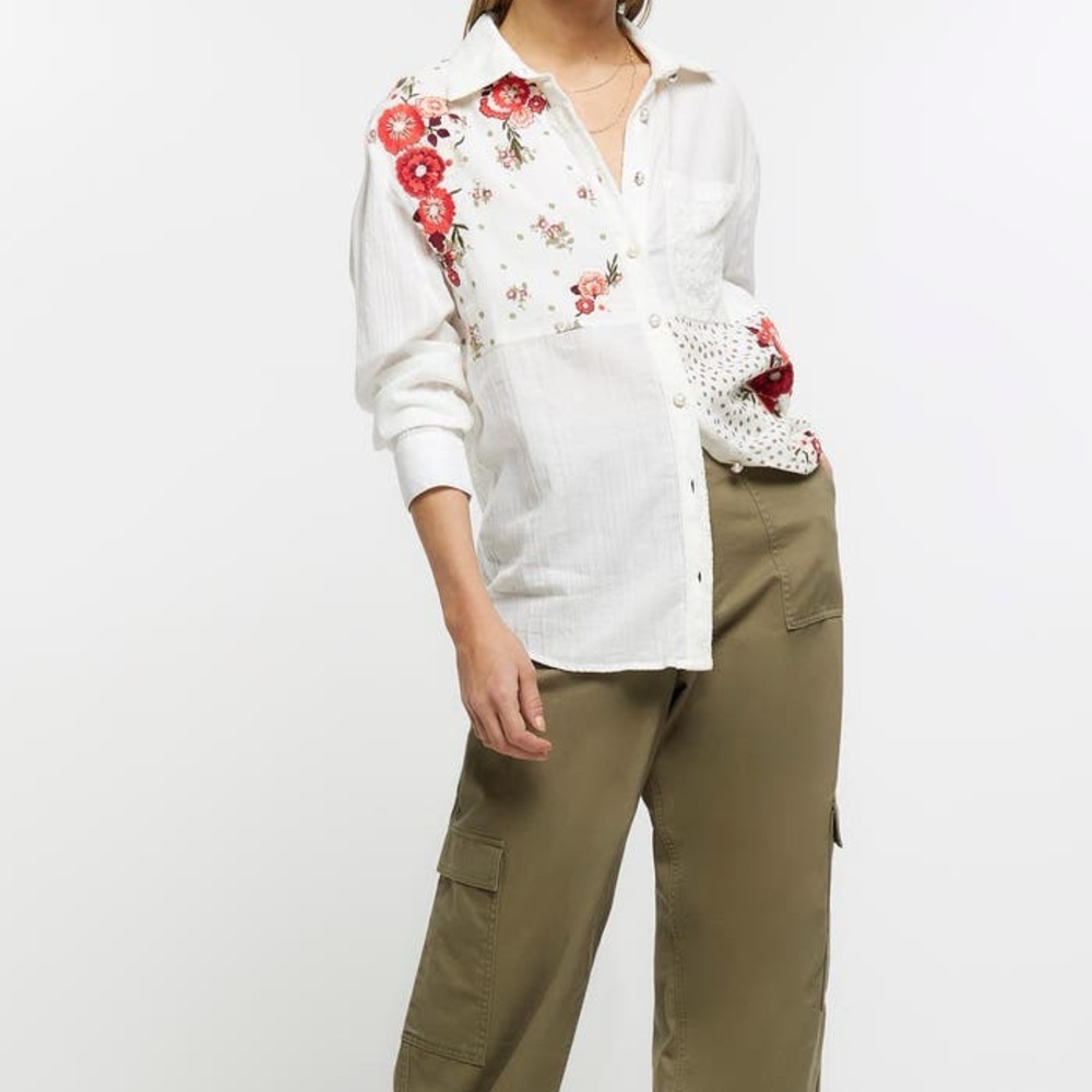 45. River Island Floral Patchwork Embroidered Size 10 Top
